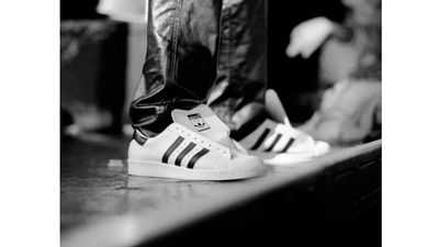 simpatía tempo Radioactivo How Run-DMC Earned Their Adidas Stripes | The Journal | MR PORTER