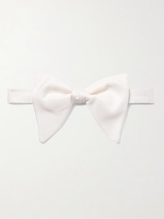 Gucci Pre-tied Silk-grosgrain Bow Tie In White
