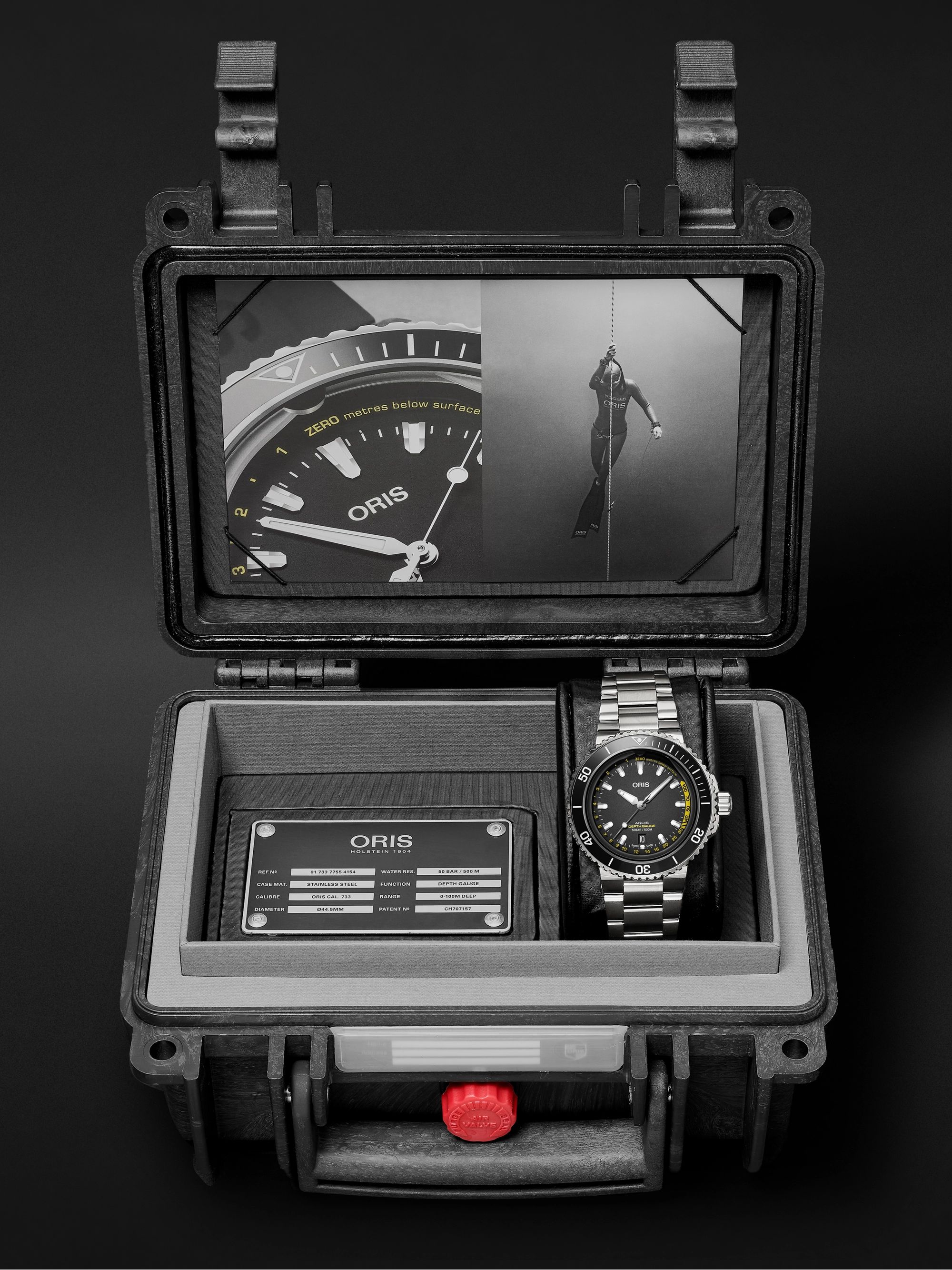 ORIS Aquis Depth Gauge Automatic 45.8mm Stainless Steel Watch, Ref. No. 01 733 7755 4154-Set MB