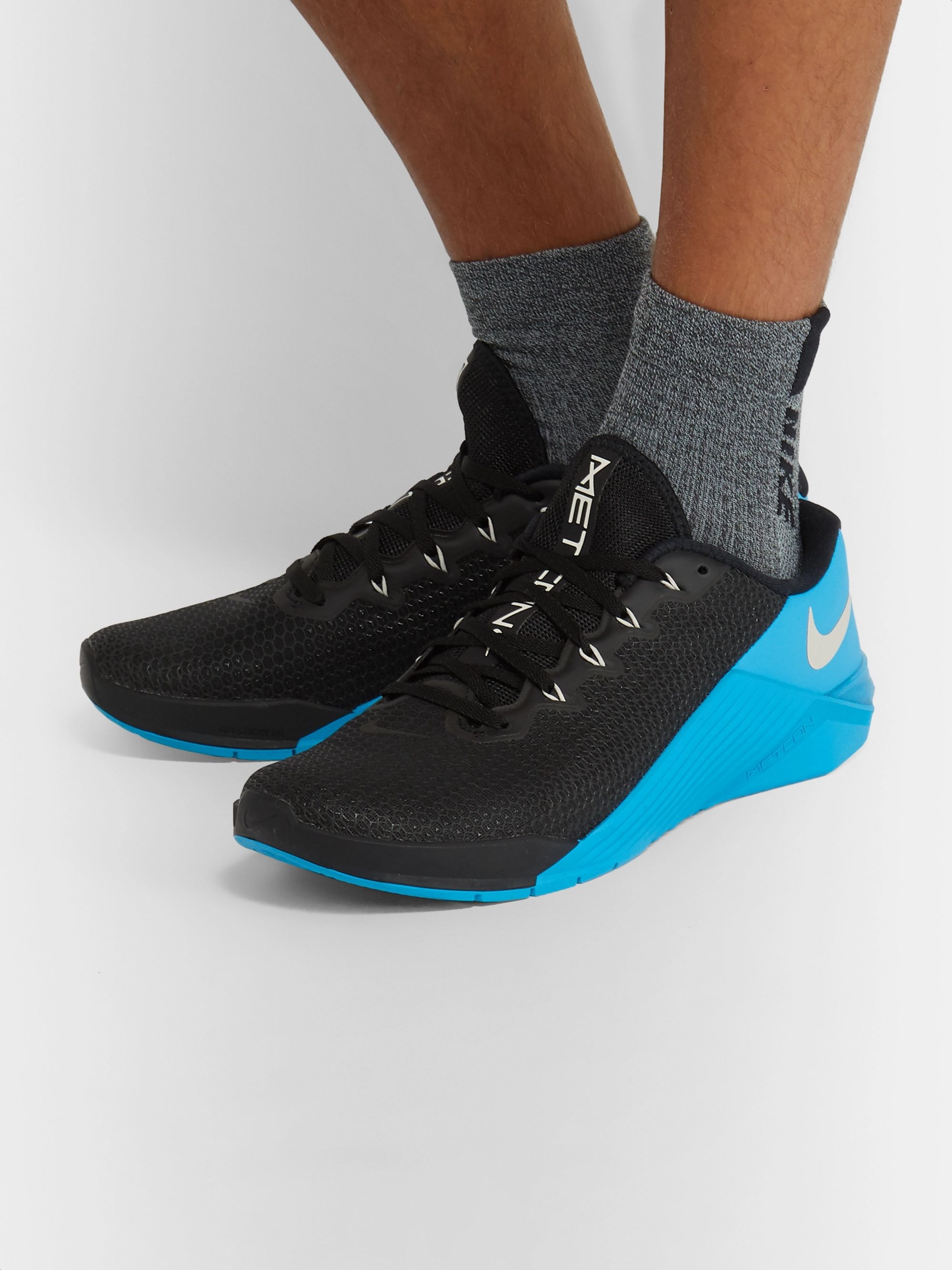 DAANIS: Cool Black And Blue Nike Shoes