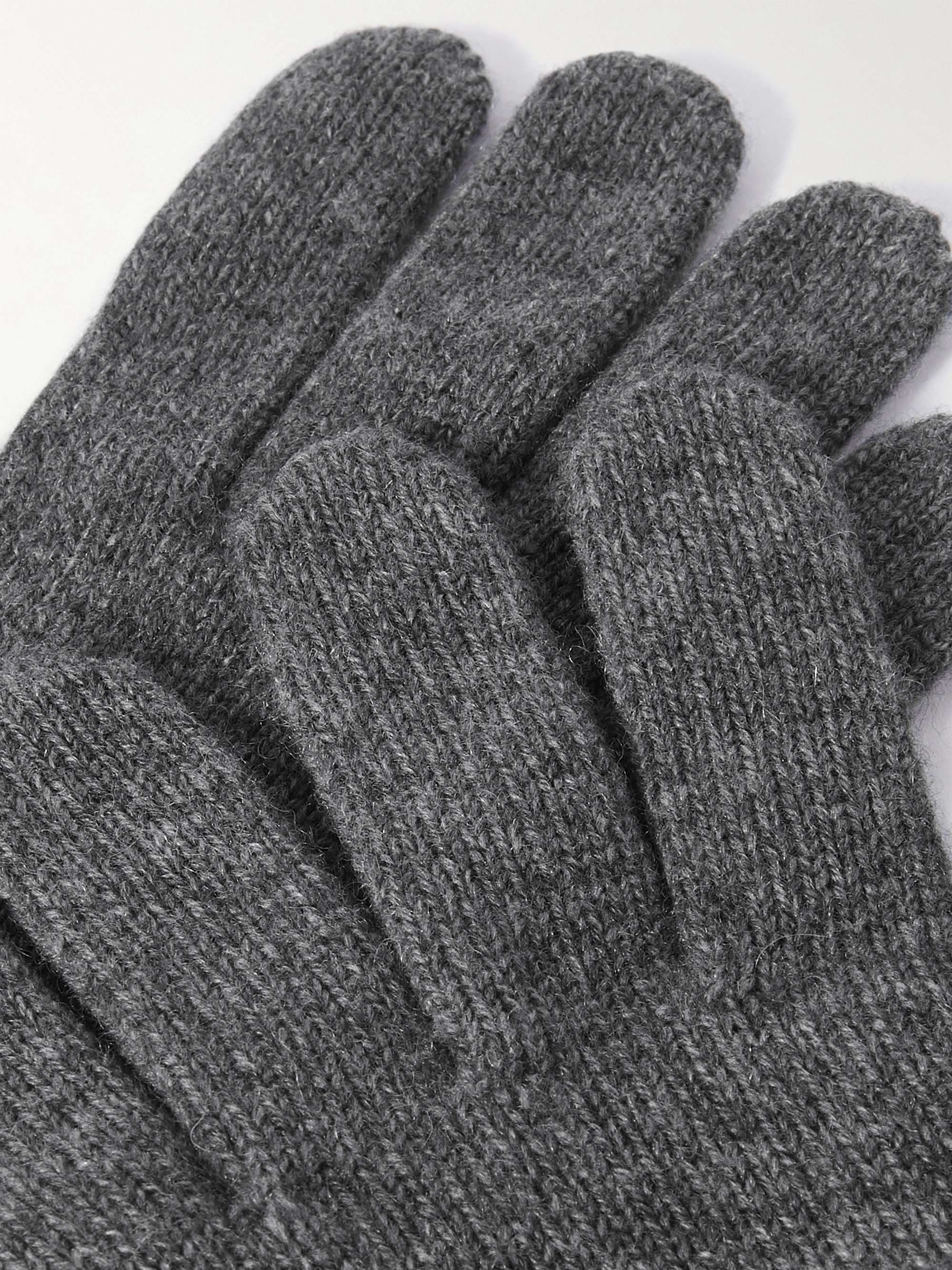 Johnstons of Elgin Knitted Gloves light grey flecked casual look Accessories Gloves Knitted Gloves 
