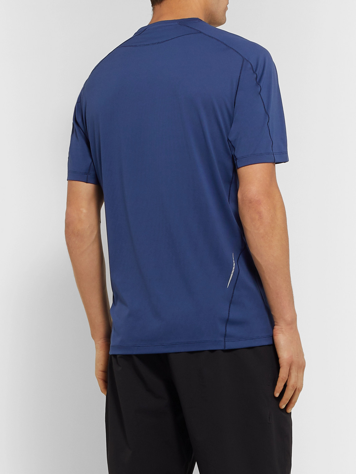 Shop Arc'teryx Motus Phasic Fl T-shirt In Blue