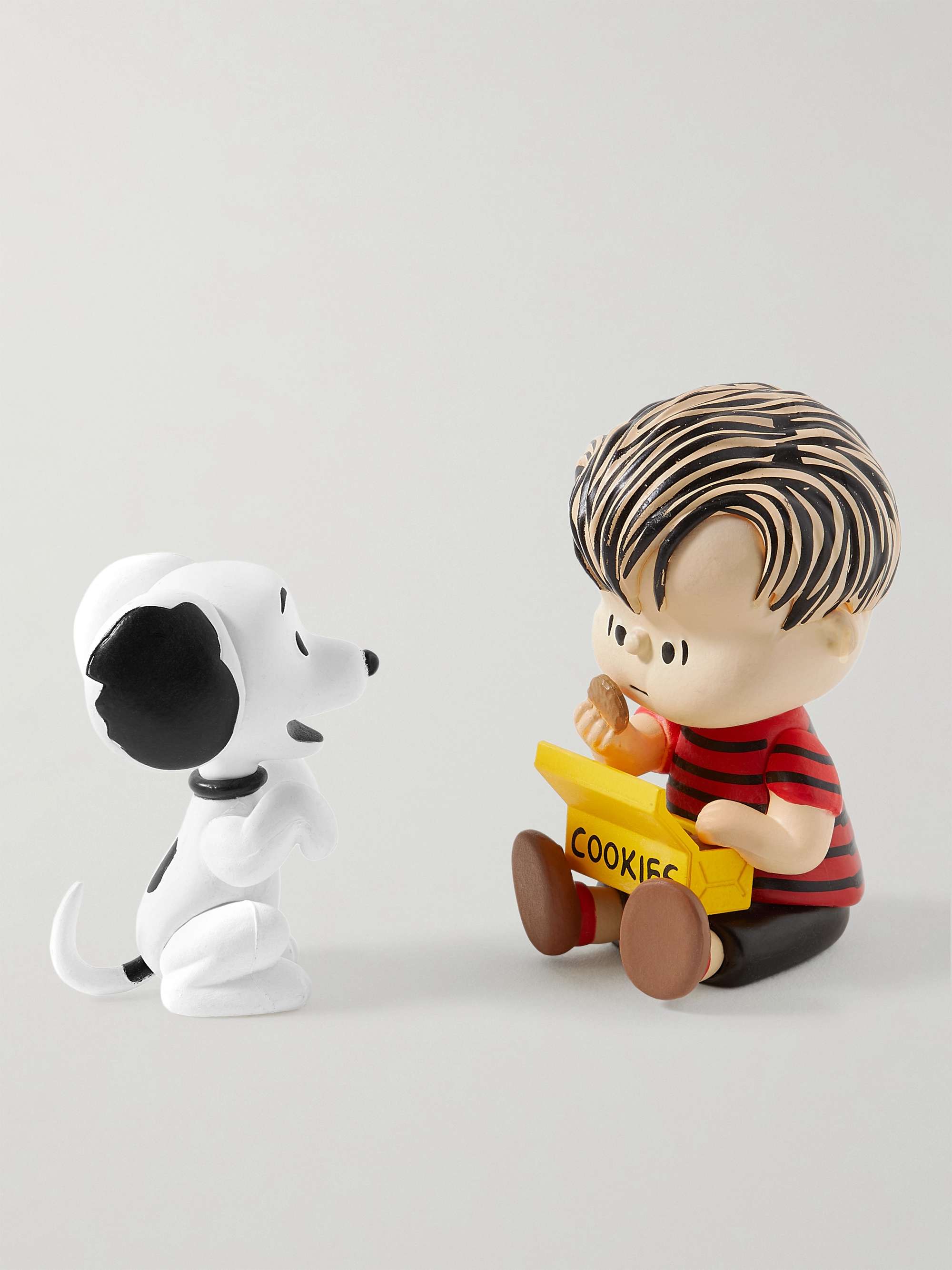 UDF Peanuts Series 12 Snoopy with Linus Blanket Ultra Detail Figure by Medicom