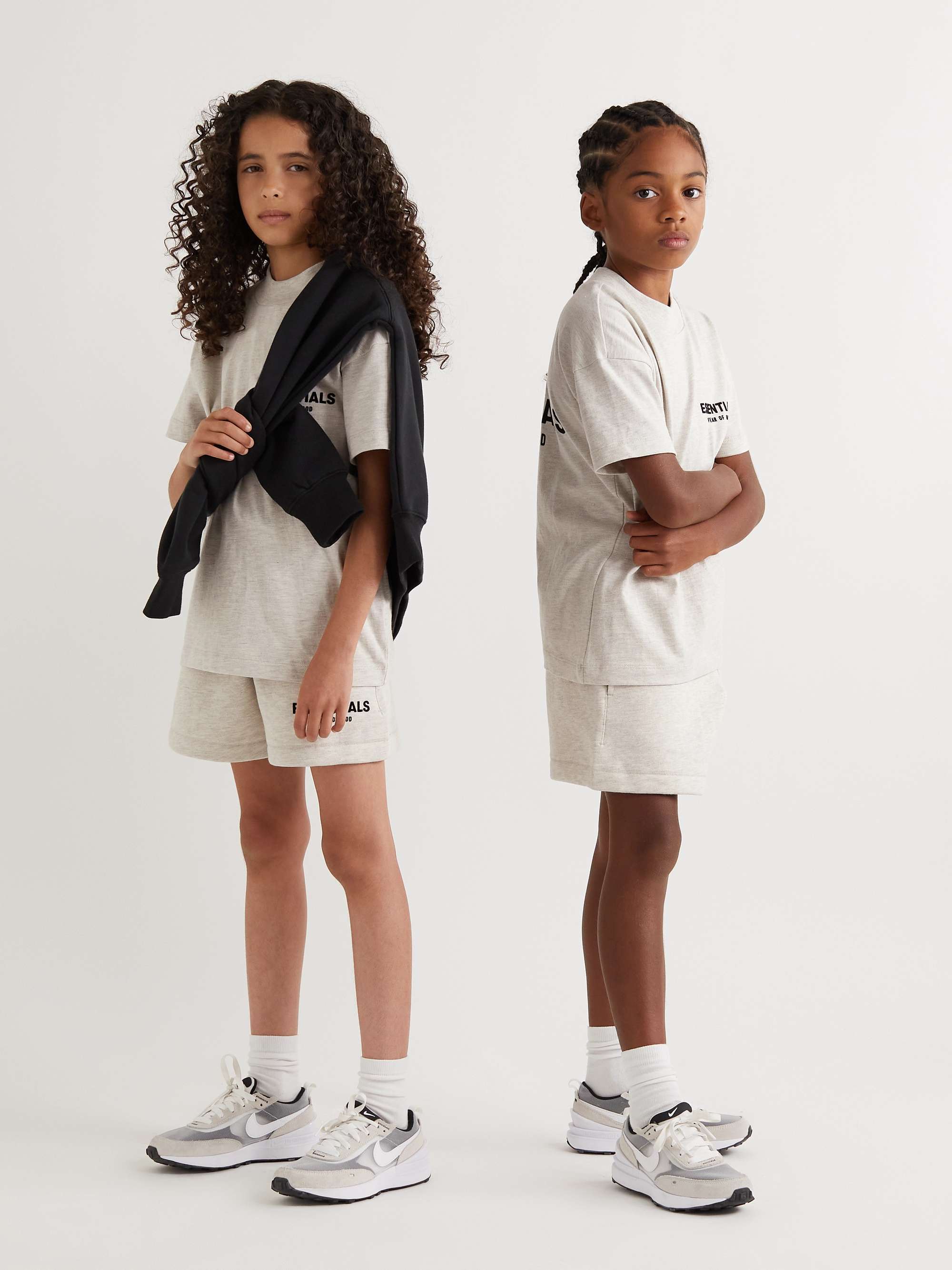 피어오브갓 에센셜 키즈 반바지 FEAR OF GOD ESSENTIALS KIDS Logo-Flocked Cotton-Blend Jersey Drawstring Shorts,Gray