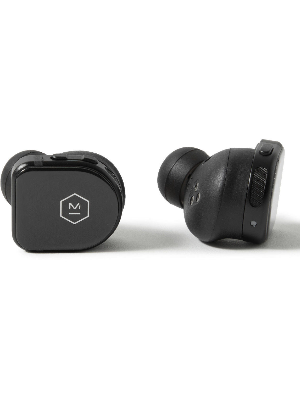 Master & Dynamic Mw08 Sport Wireless Sapphire Glass In-ear Headphones In Black