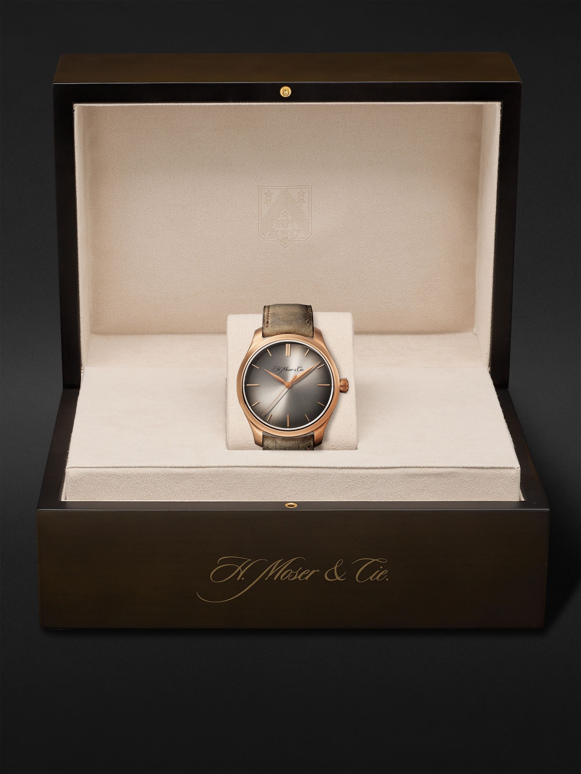 H. MOSER & CIE. Endeavour Perpetual Centre Seconds Automatic 40mm 18-Karat Red Gold and Leather Watch, Ref. No. 1200-0400