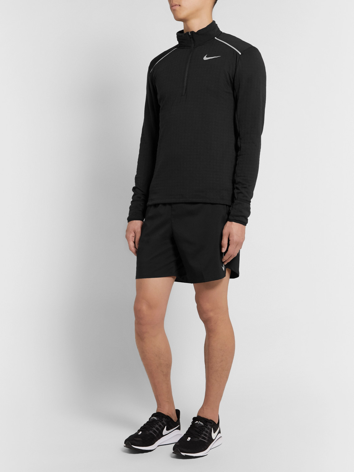 Shop Nike Therma Sphere Element 3.0 Dri-fit Half-zip Top In Black
