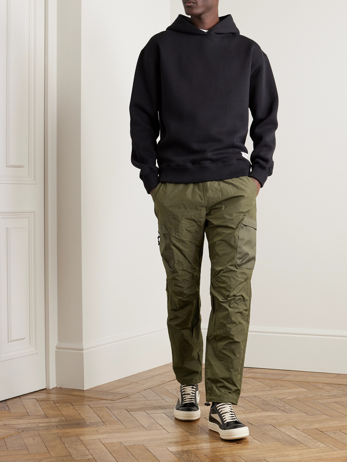 John Elliott Himalayan Tapered Canvas-trimmed Nylon Drawstring Cargo Trousers In Green