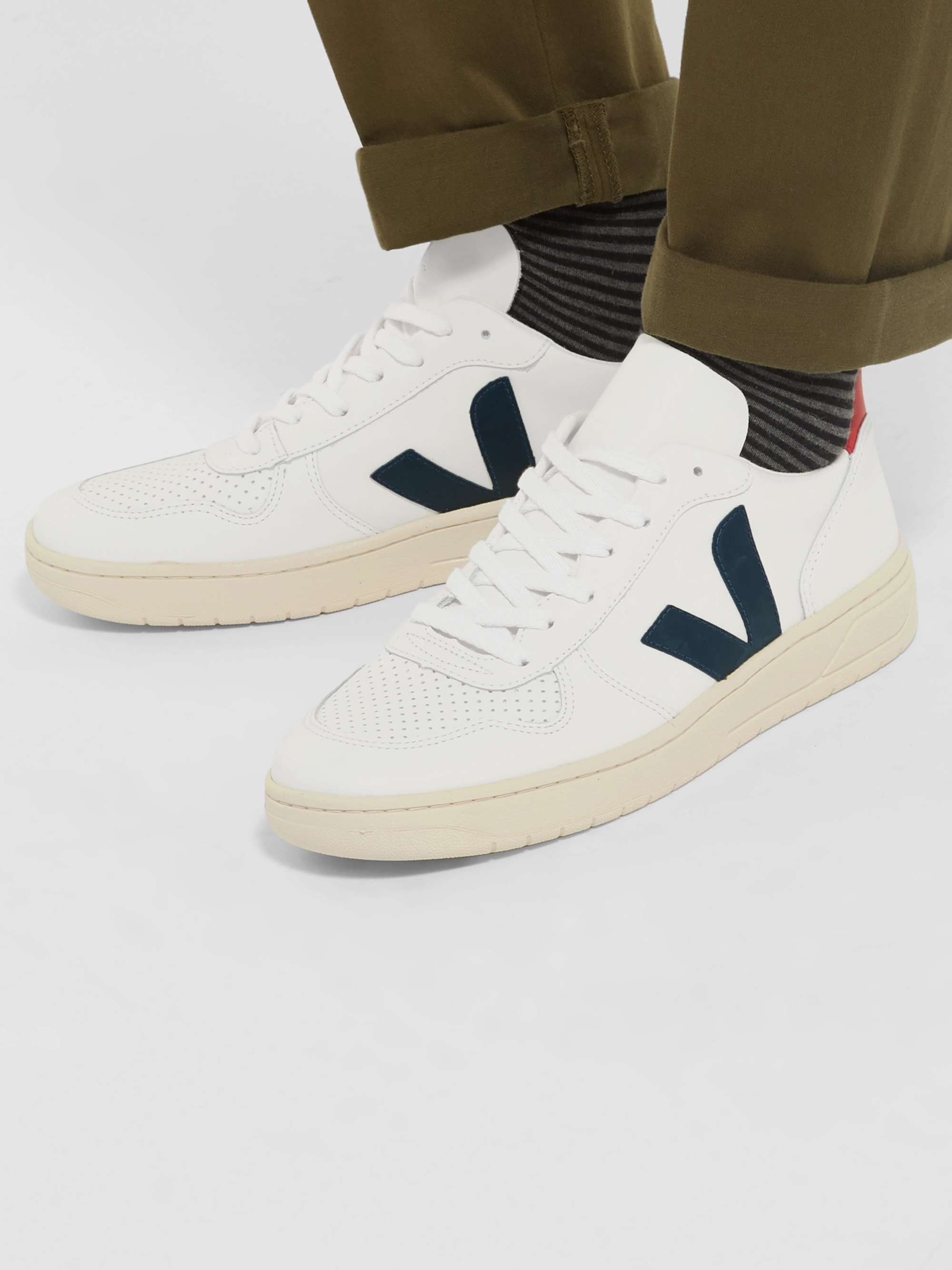 Veja V-10 Rubber-trimmed Leather Sneakers in White for Men Mens Shoes Trainers Low-top trainers 